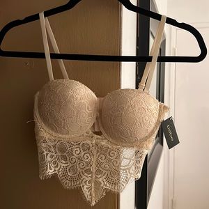 BEBE CROP LACE TOP SIZE XS